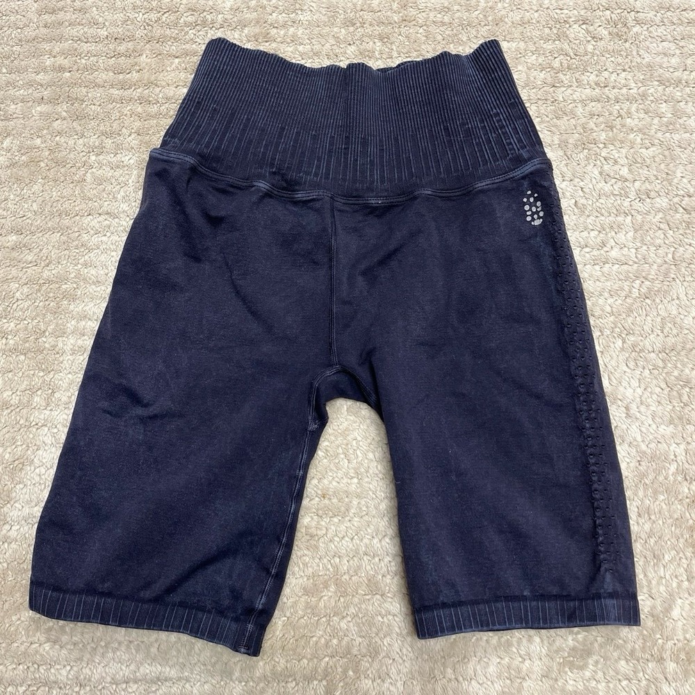 Free People Movement Seamless Good Karma Bike Shorts Navy size medium